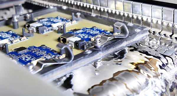 pcba貼片打樣波峰焊的長期實踐